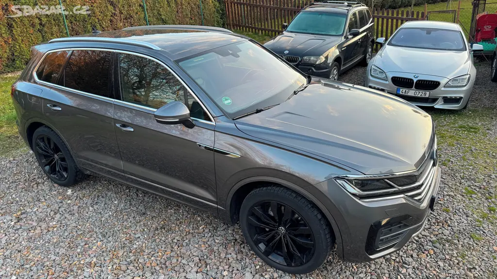 Volkswagen Touareg, 3.0TDI 210kw R-Line, DPH, ČR